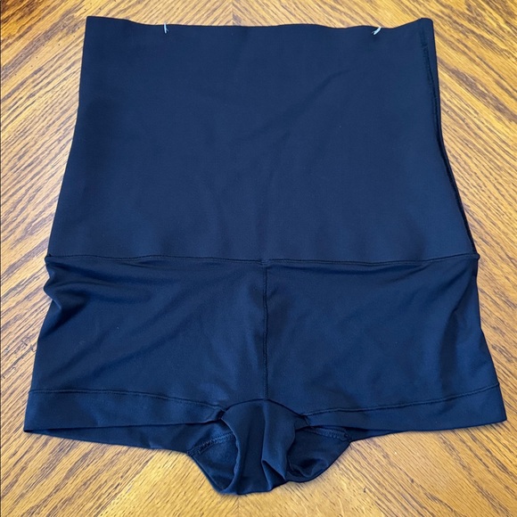 Maidenform Other - Maidenform Women's Shapewear High Waist Tame Your Tummy Shaping Boyshorts